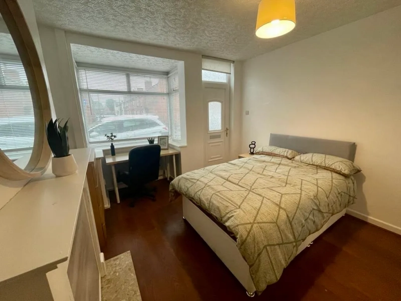 3 BEDROOM – STUDENT HOUSE – All Inclusive Bill - Thumbnail 1